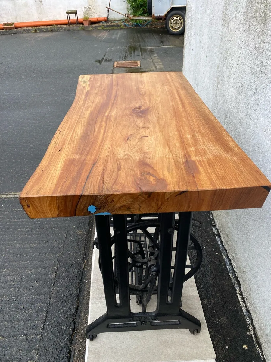 Singer sewing machine table - Image 2