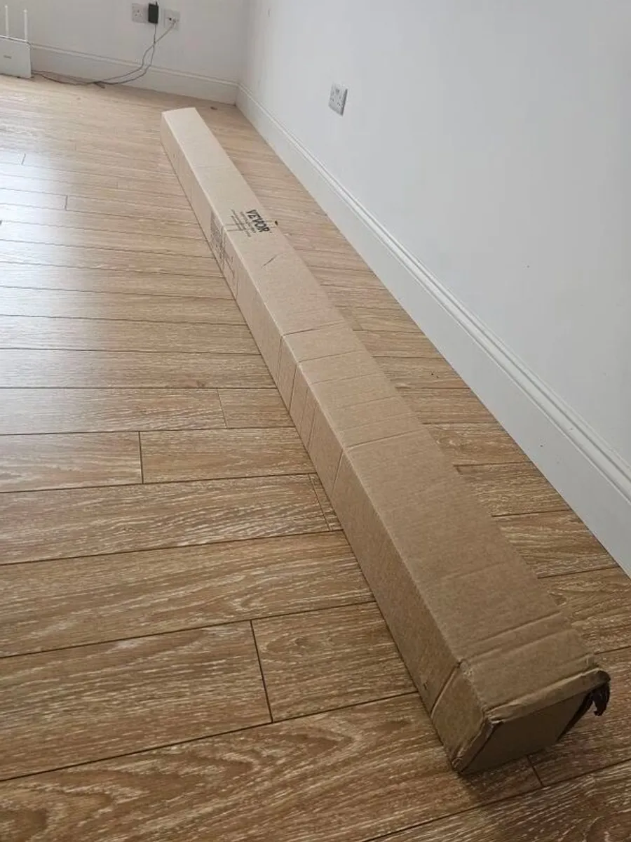 Projector Screen  100 inch moterized - Image 3