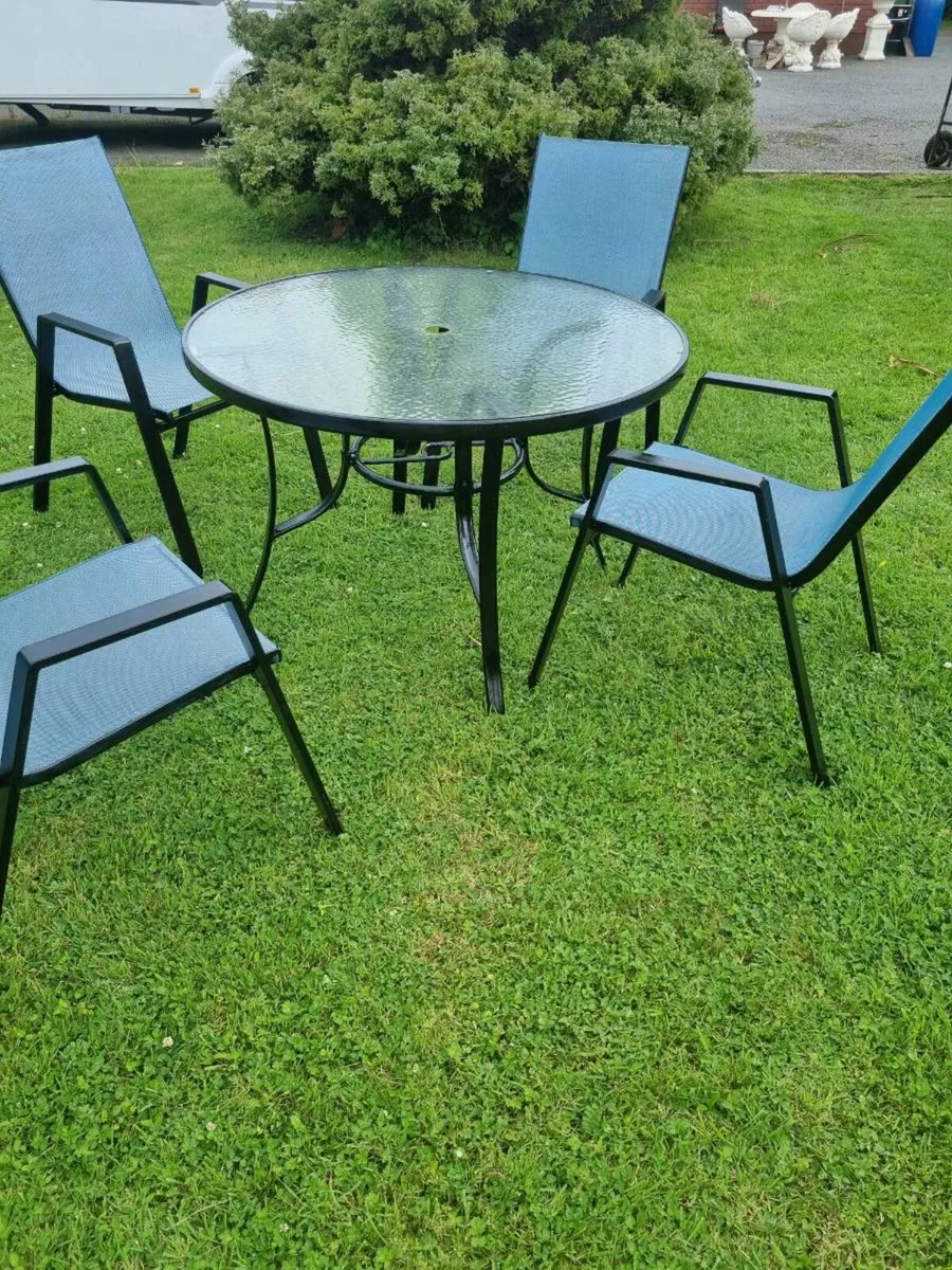 Garden table and 4 chairs - Image 2