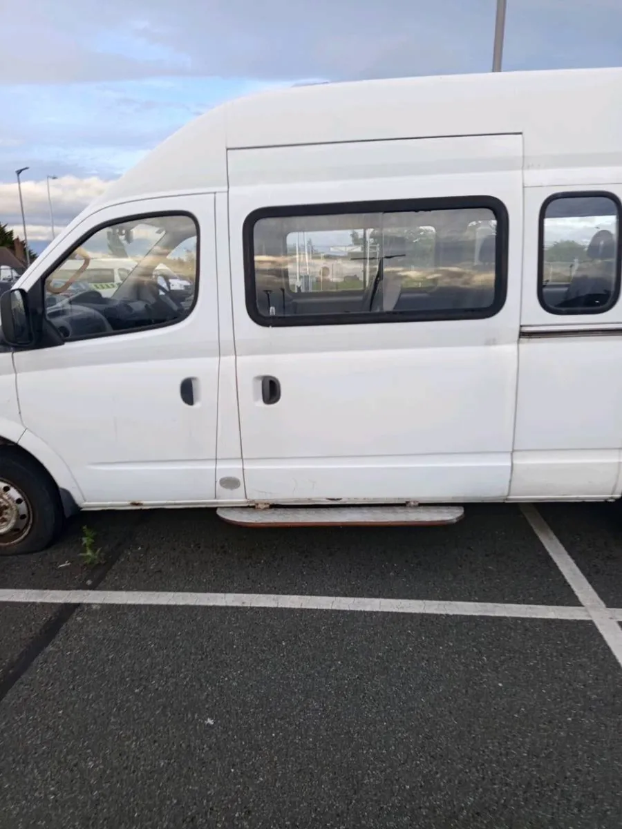 Mini bus - Image 3