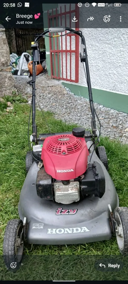 Honda Izzy Self Propelled Lawnmower. - Image 3