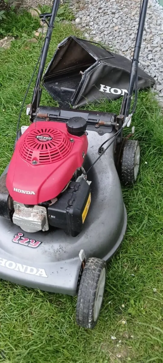 Honda Izzy Self Propelled Lawnmower. - Image 4