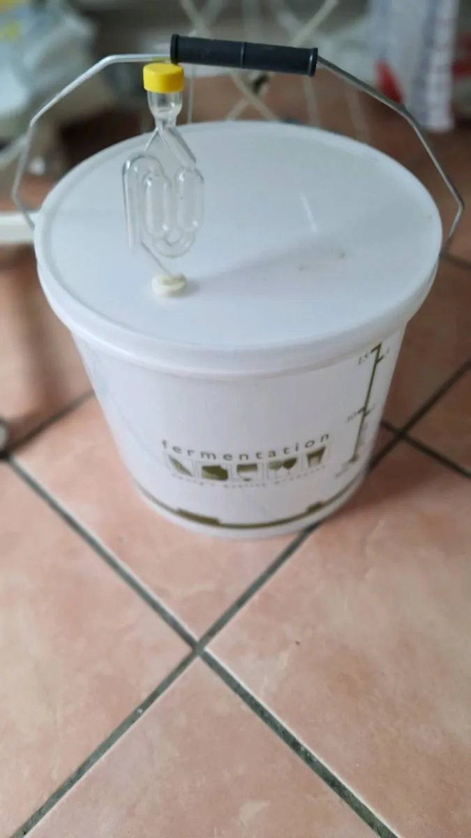15L beer or wine fermentation bucket - Image 1