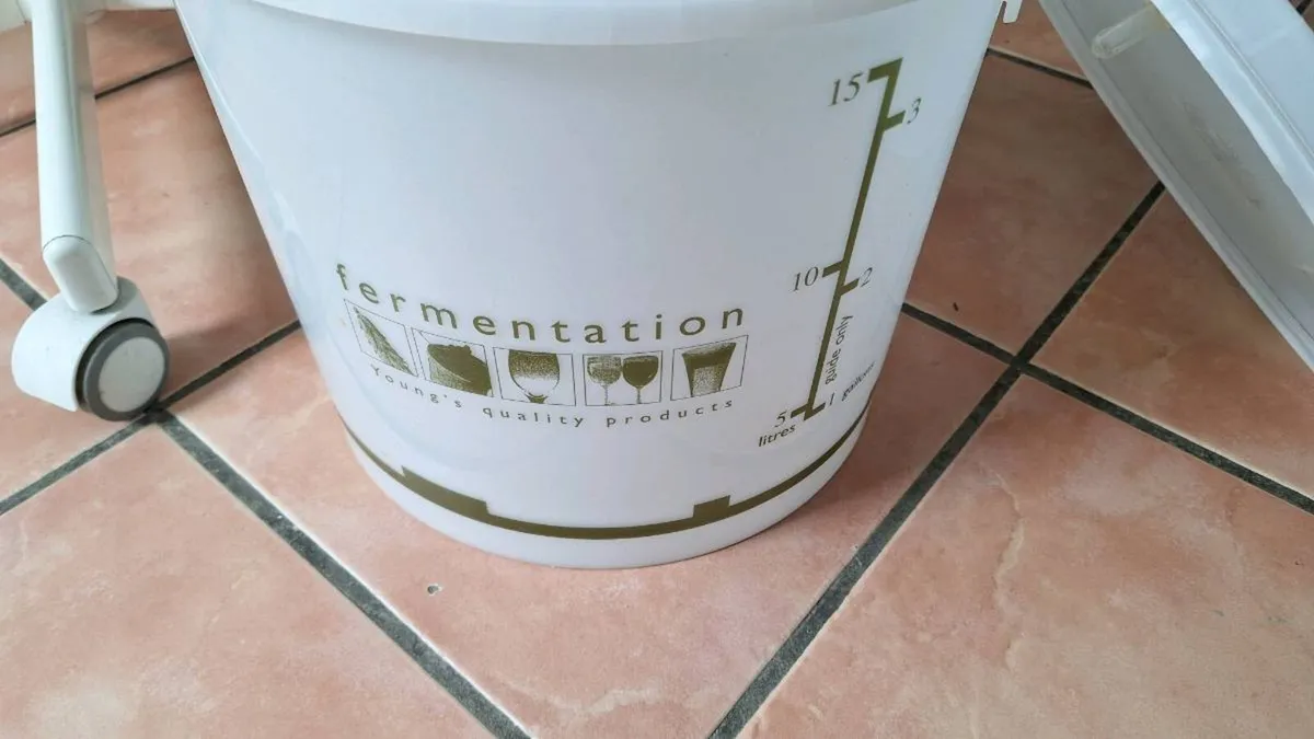 15L beer or wine fermentation bucket - Image 2