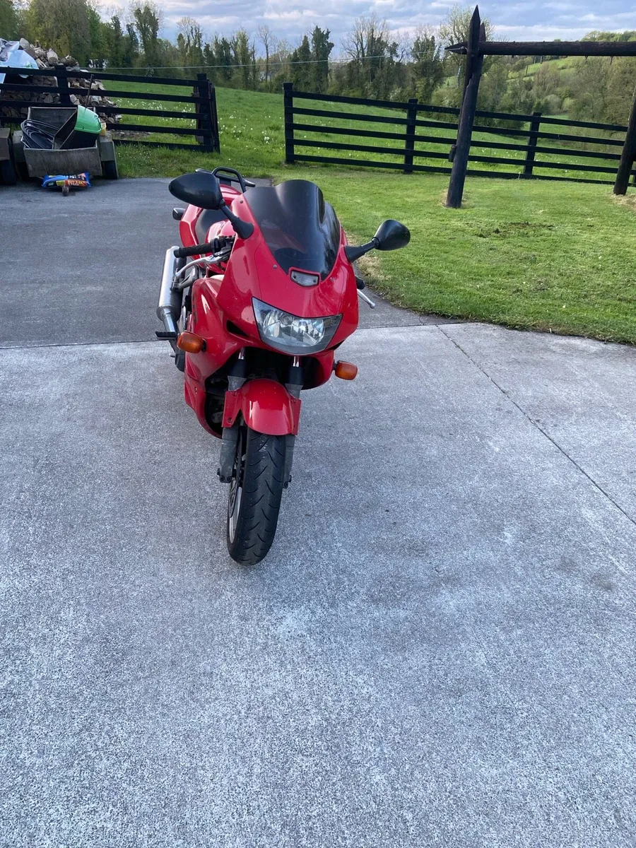 Honda VTR motorbike - Image 4