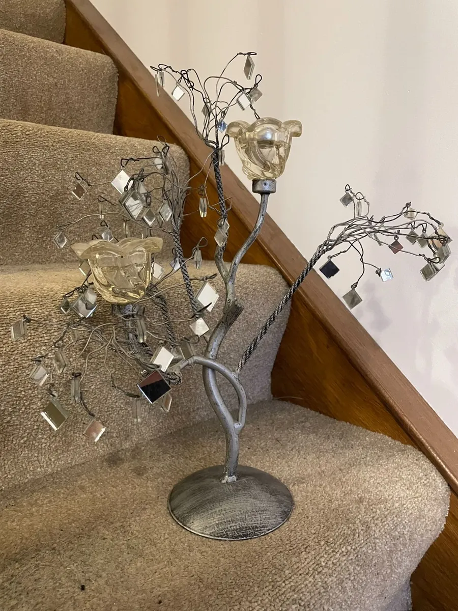 Vintage-style metal tealight tree candelabra - Image 1