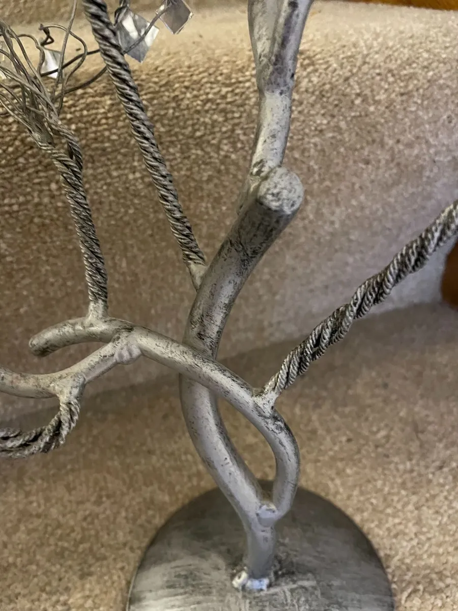 Vintage-style metal tealight tree candelabra - Image 4