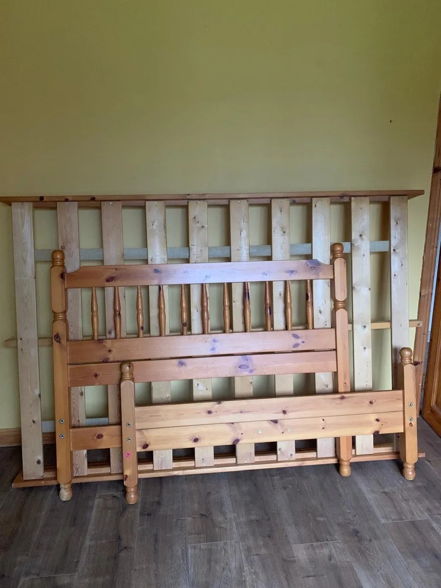 Bedroom furniture - Image 1