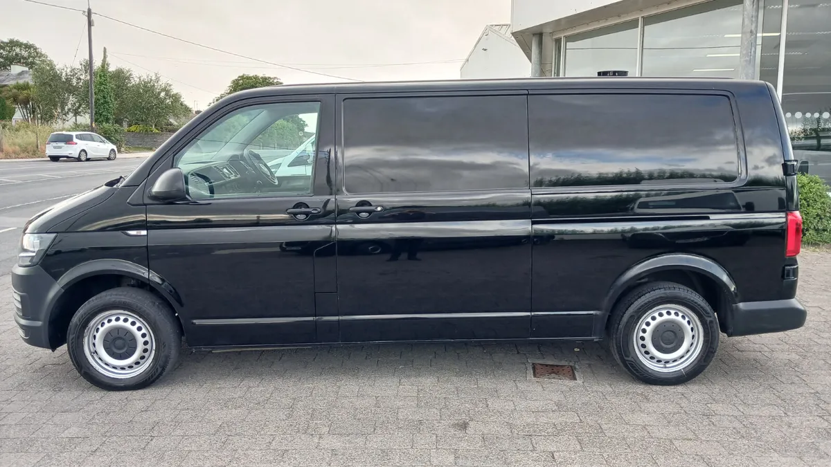 201 VW TRANSPORTER TWIN SIDE DOORS WITH A/C - Image 2