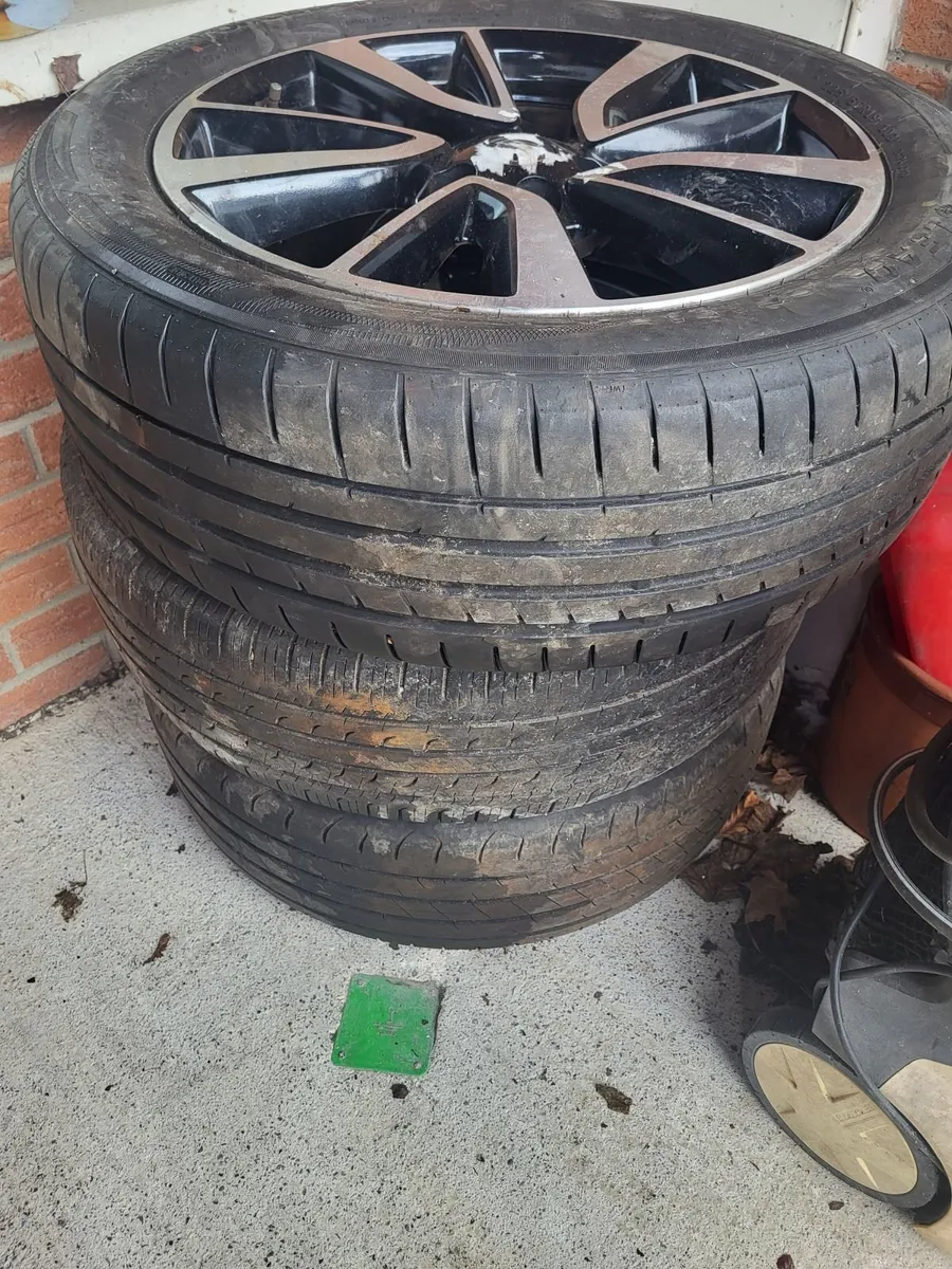 3 rims with tires to nissan xtrail 2016 - Image 4