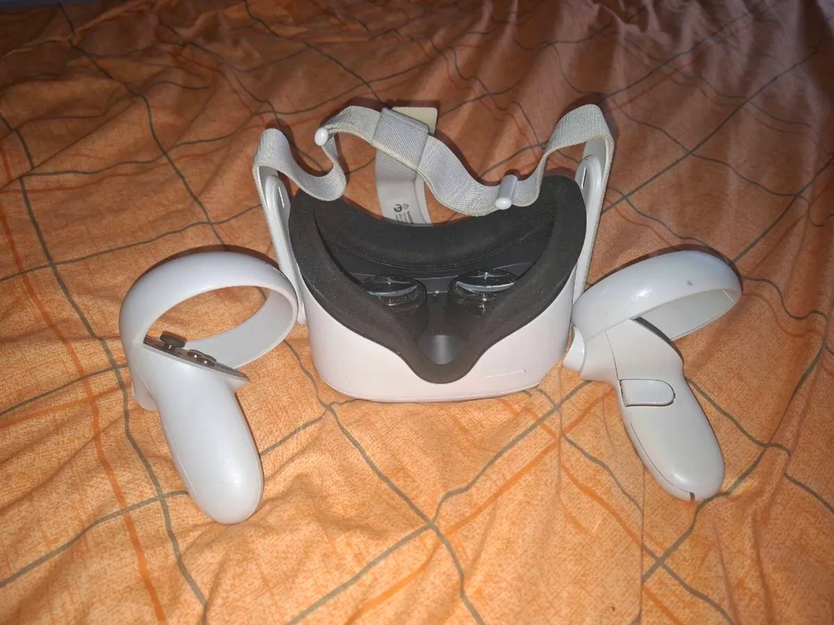 Meta quest 2 vr headset - Image 3