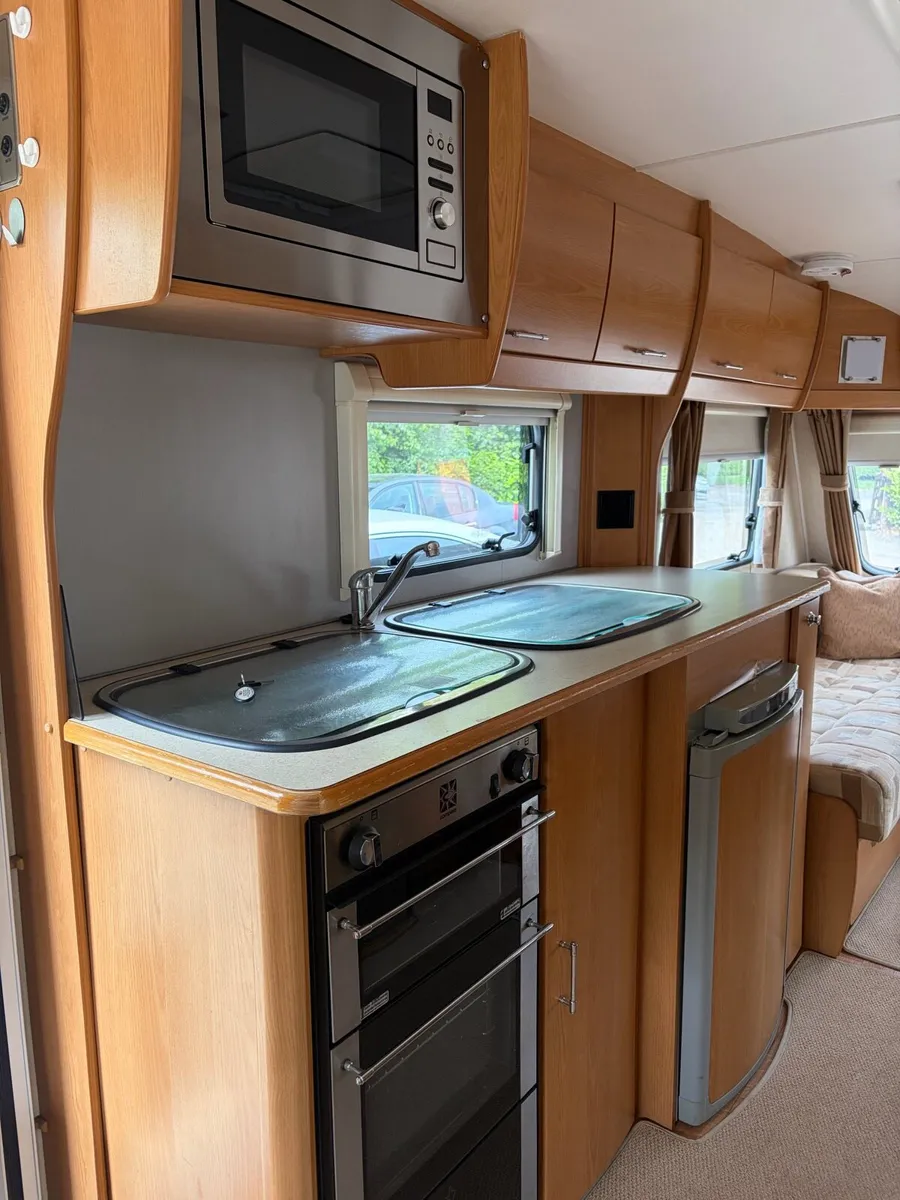 Caravan - Image 4