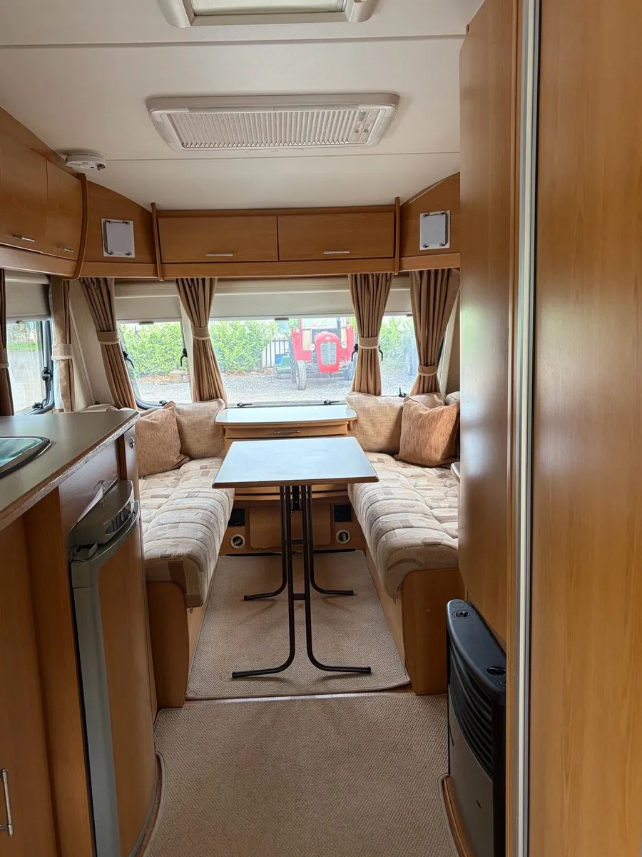 Caravan - Image 1