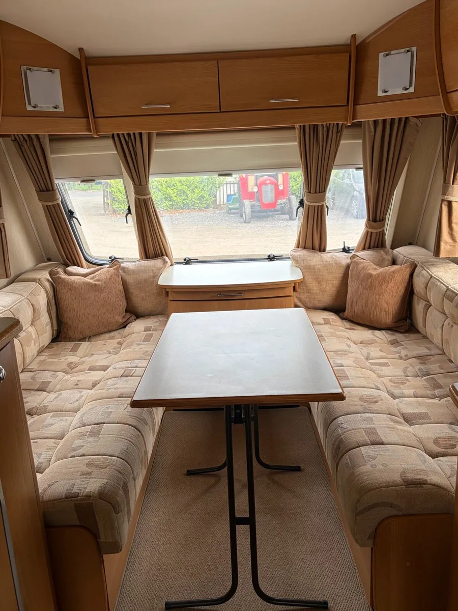 Caravan - Image 2