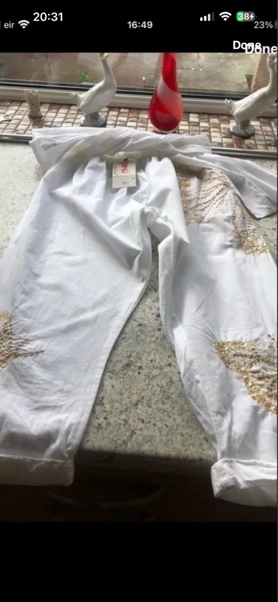 Girls BNWT trousers age 7 €8 - Image 4
