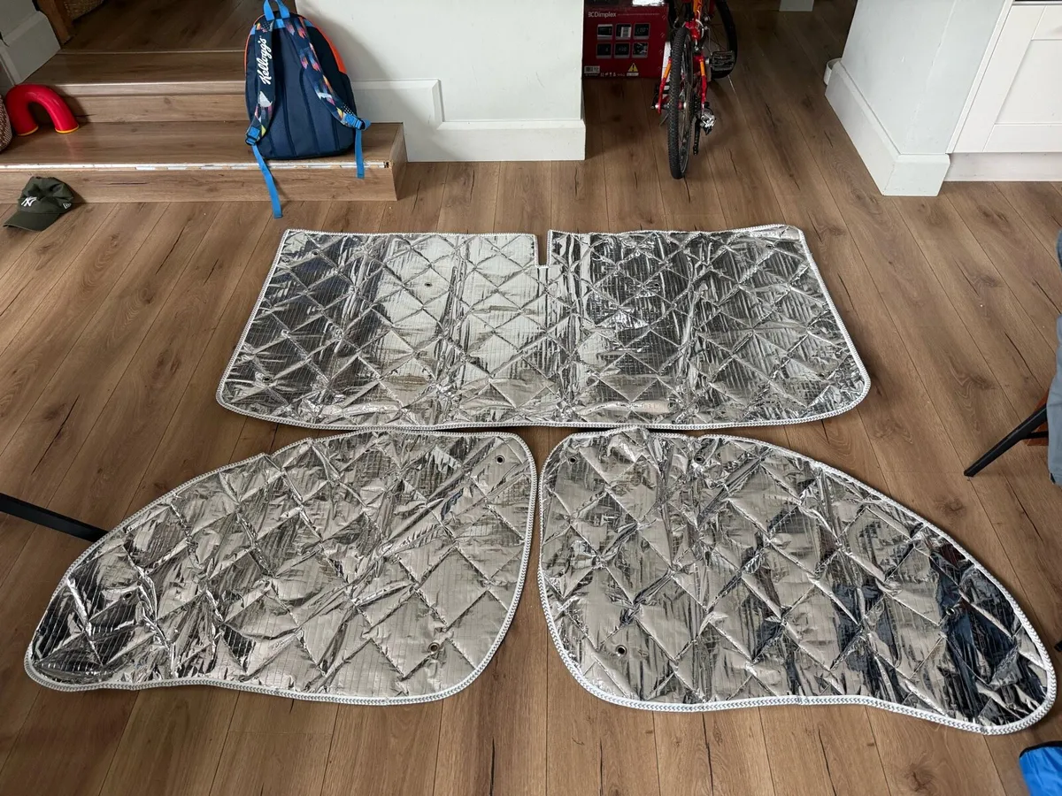 Sun visor/Internal thermal cab screens - Image 2
