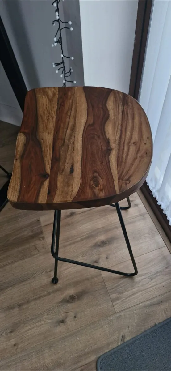 Handcrafted Table & High Stools €500 - Image 3