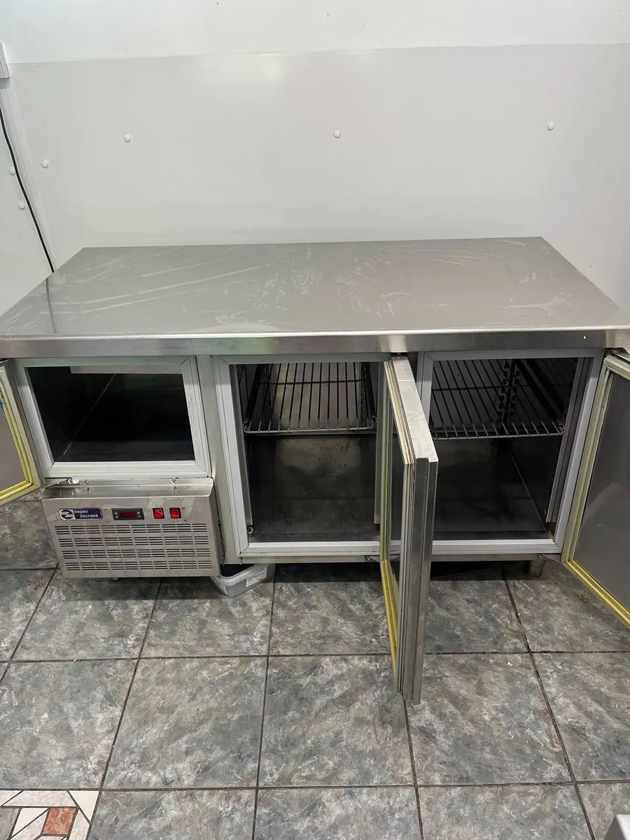 3 Door Commercial Fridge - Image 2