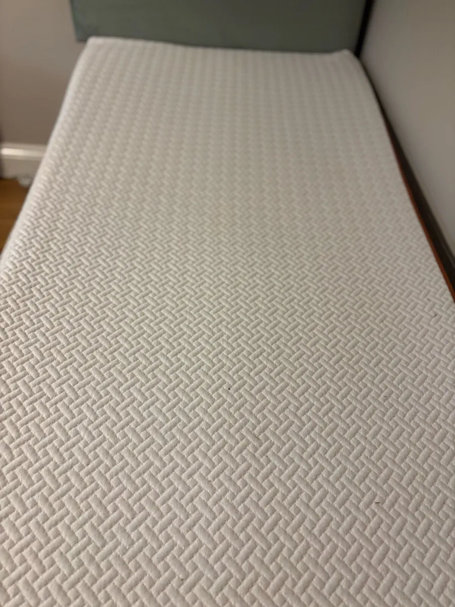 single bed with topper & headboard - Image 3