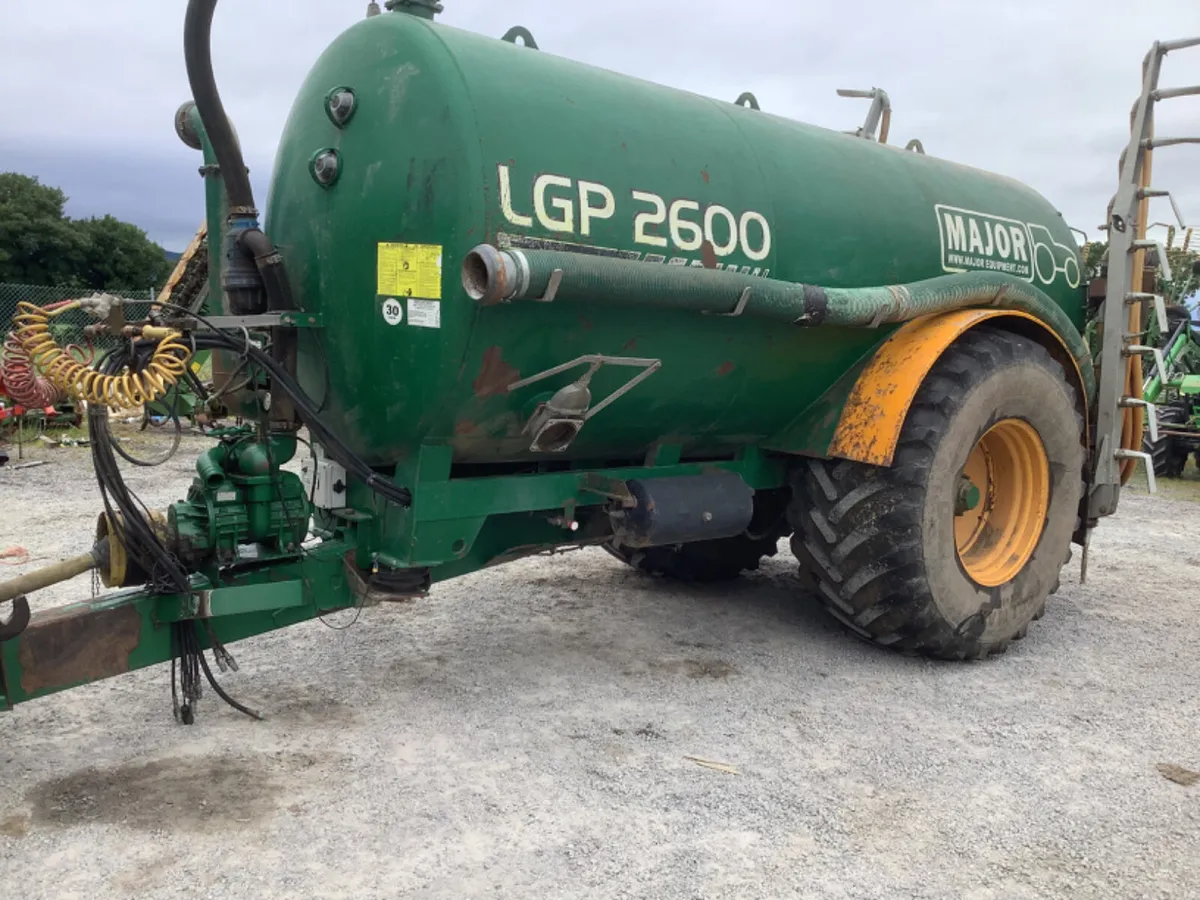 Used Major 2600 tanker - Image 1