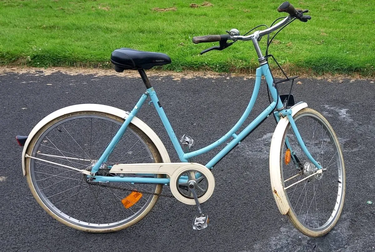FEMALE TYPE DUTCH BIKE - Image 1