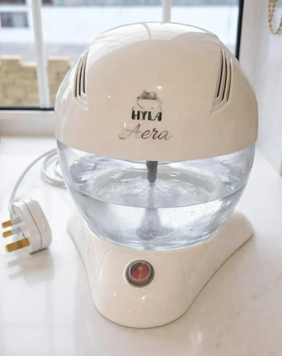 Hyla Aera Air Purifier / Aroma Diffuser with Light