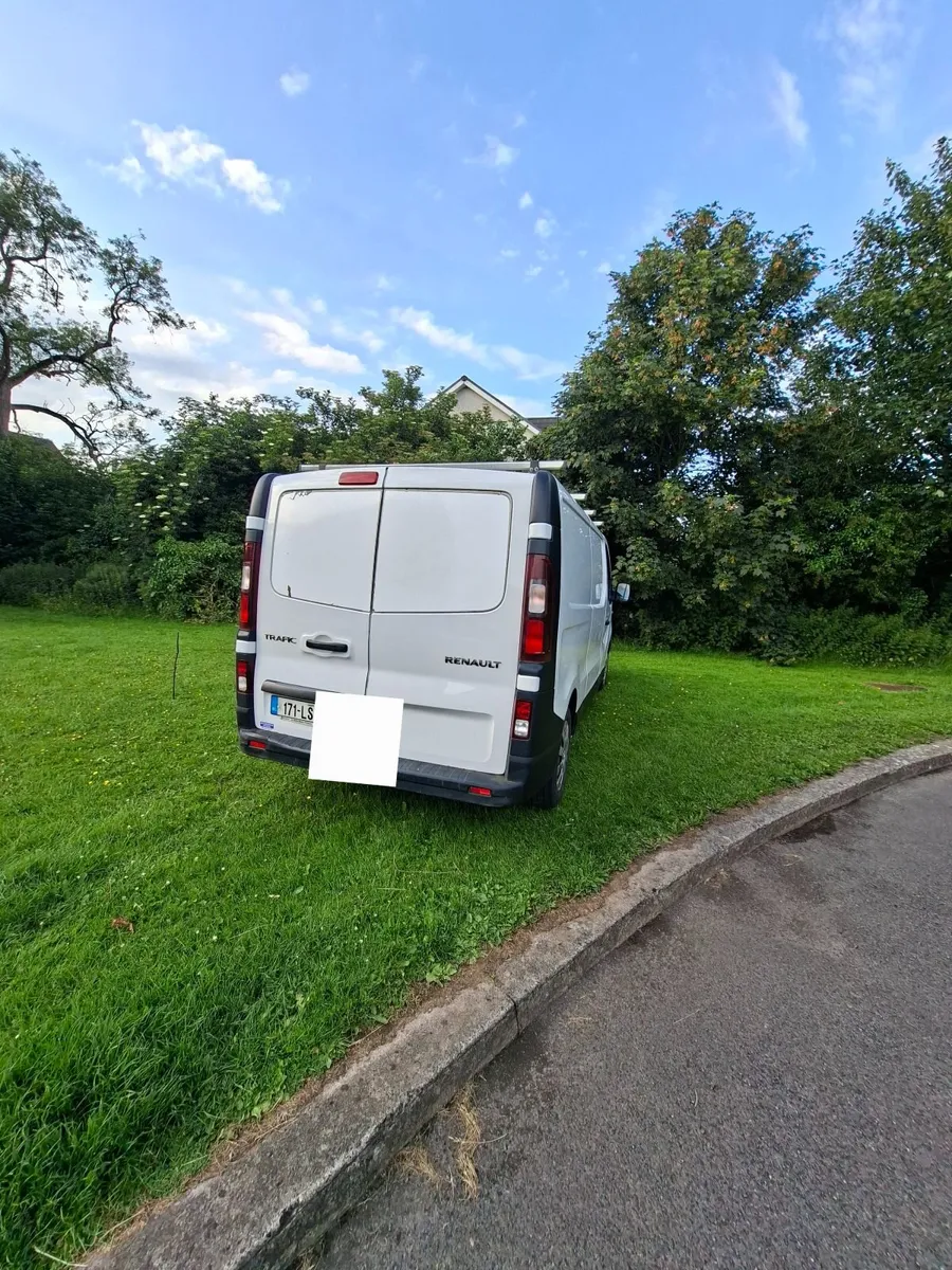 Renault Trafic 2017 - Image 2