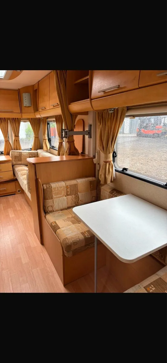 Caravan - Image 4