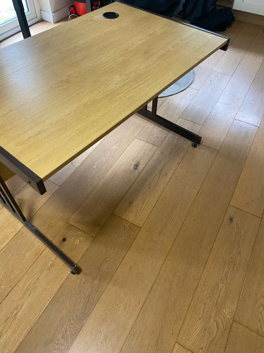 Office desk - Image 1