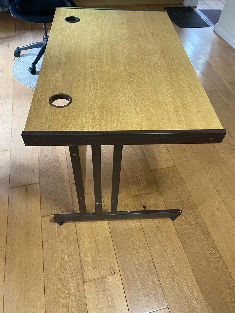 Office desk - Image 2