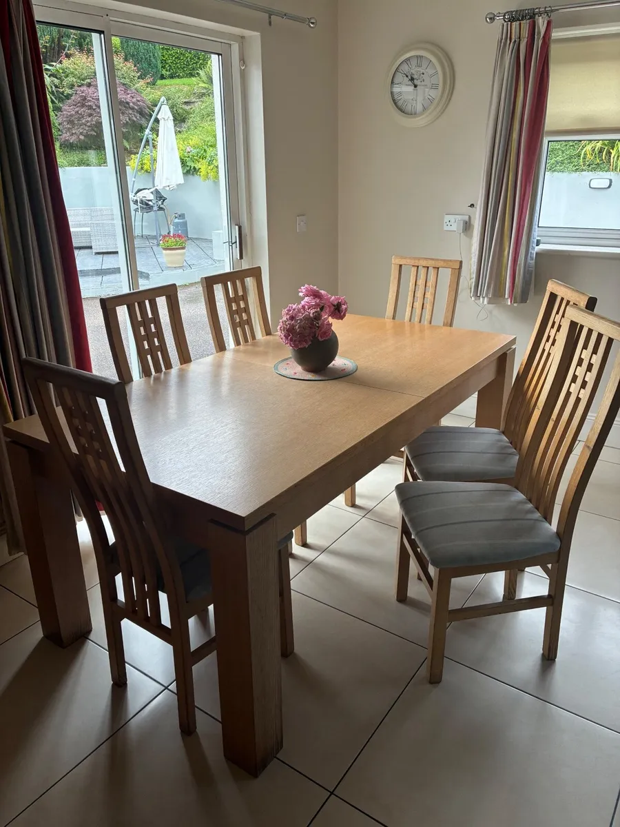 Table and Chairs - Image 3