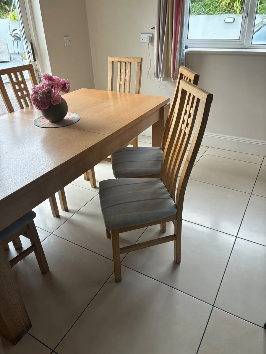 Table and Chairs - Image 2
