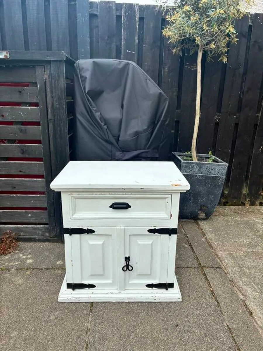 Small cabinet - Image 2