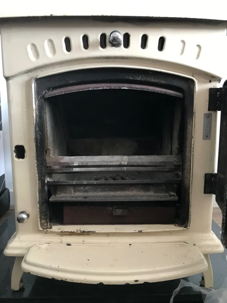 Stanley Multi-fuel Stove in Cream Enamel - Image 3