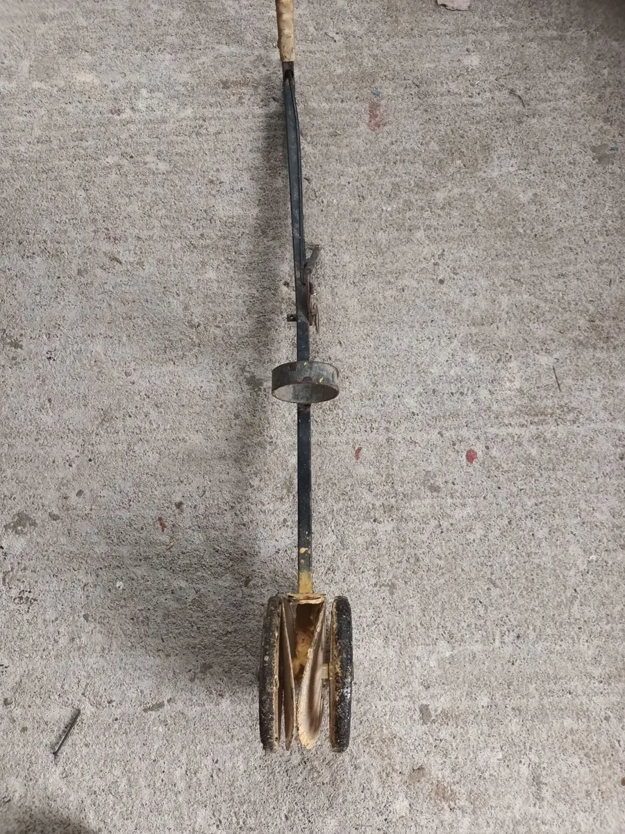 Two-Wheel Linemarker / Spray Paint Applicator - Image 3