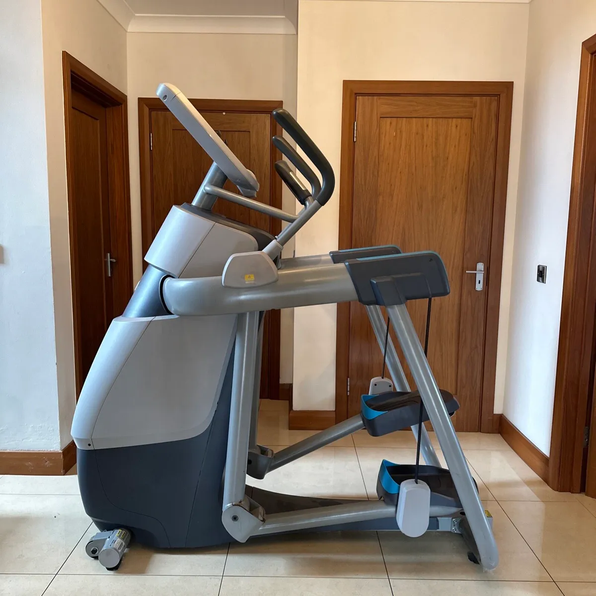 Cross trainer - Image 1