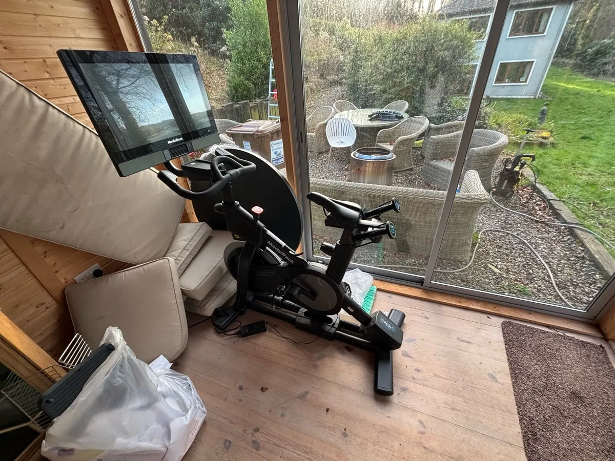 Exercise bike - Image 1