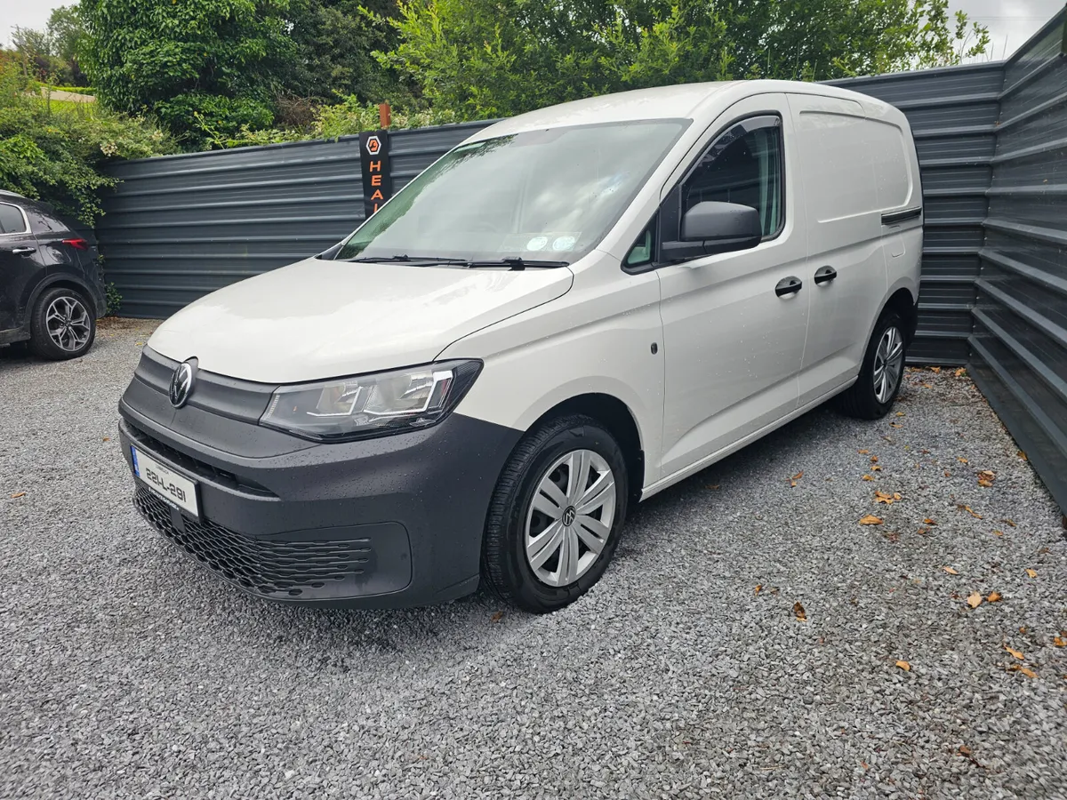 2022 Volkswagen Caddy Only 69K Km - Image 4