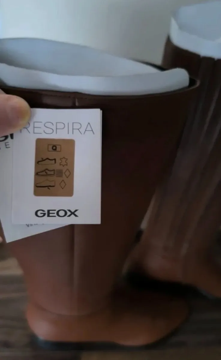 Leather Geox boots - Image 2