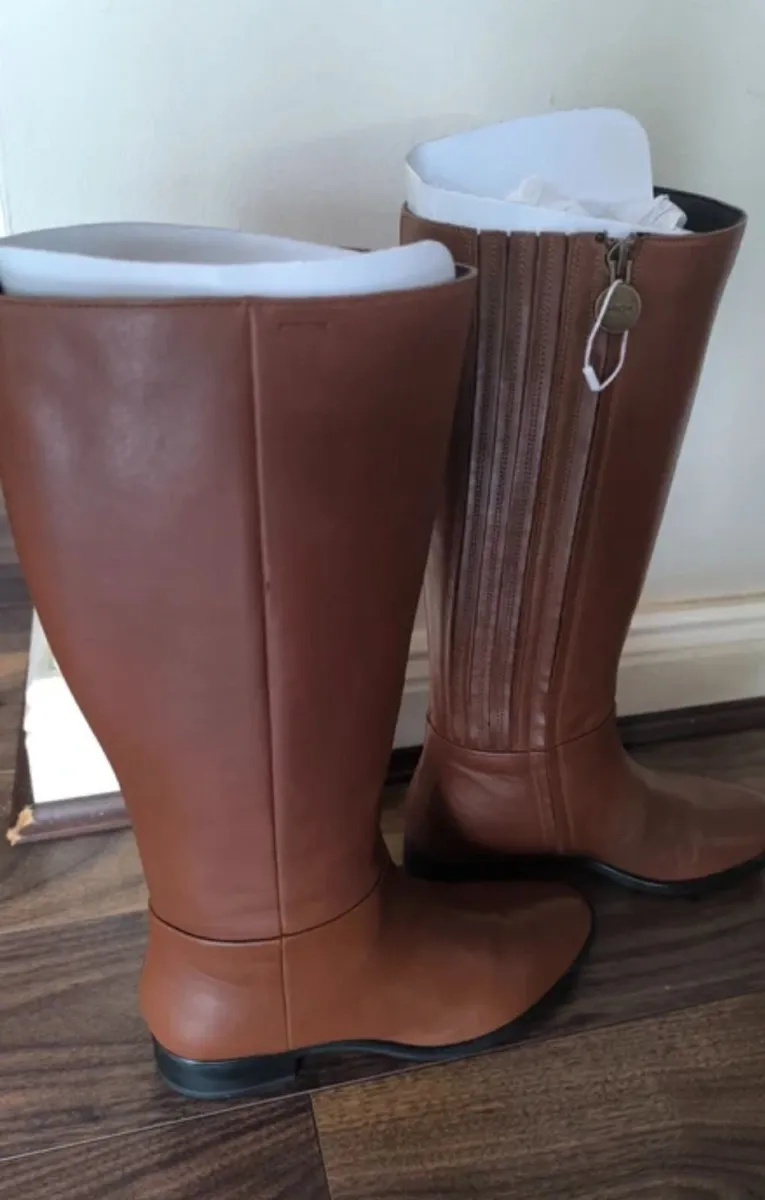 Leather Geox boots - Image 1