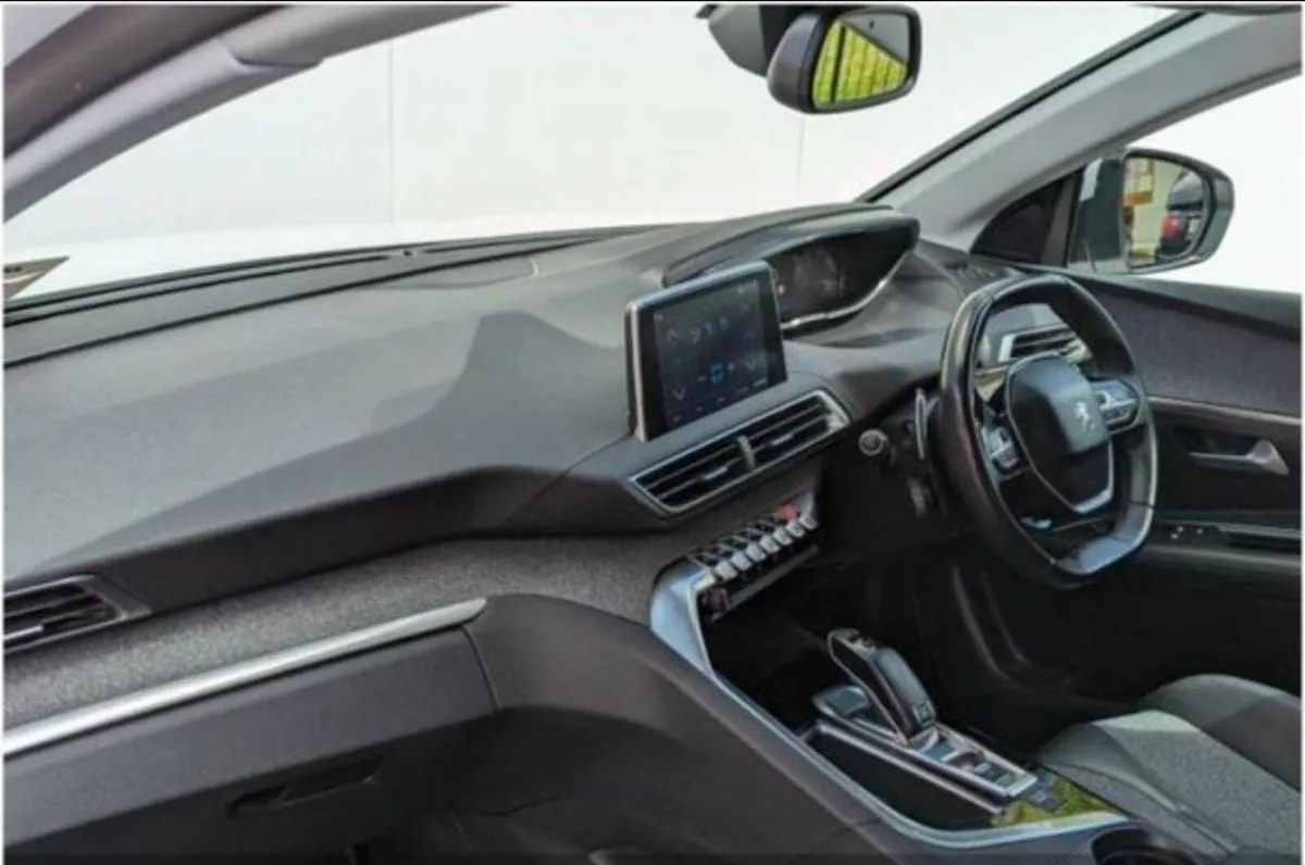 2019 Peugeot 3008 Commercial Auto - Image 3