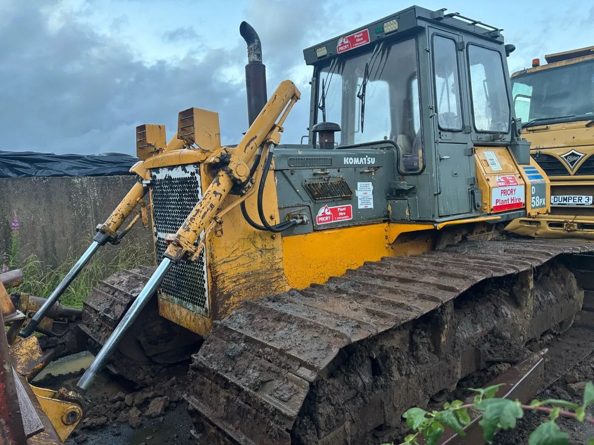 Komatsu dozer / digger - Image 1