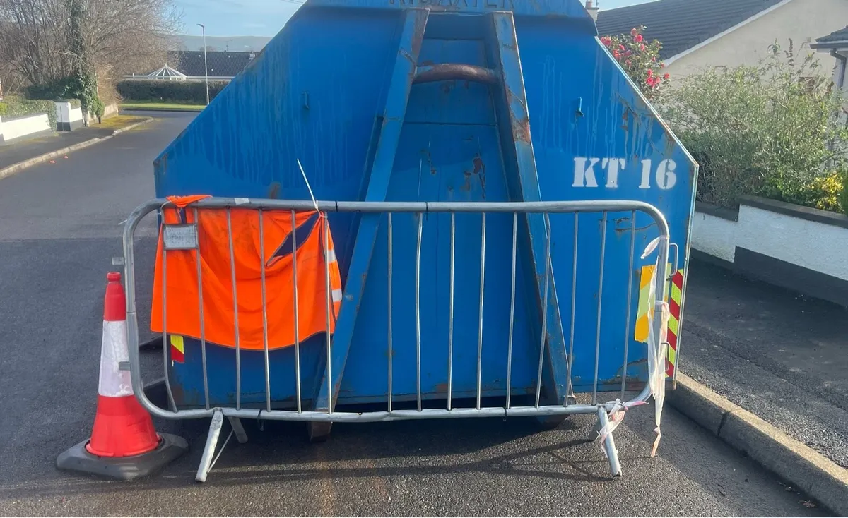 Roll On Roll off Skips / Builders Skip / Flatbed - Image 3
