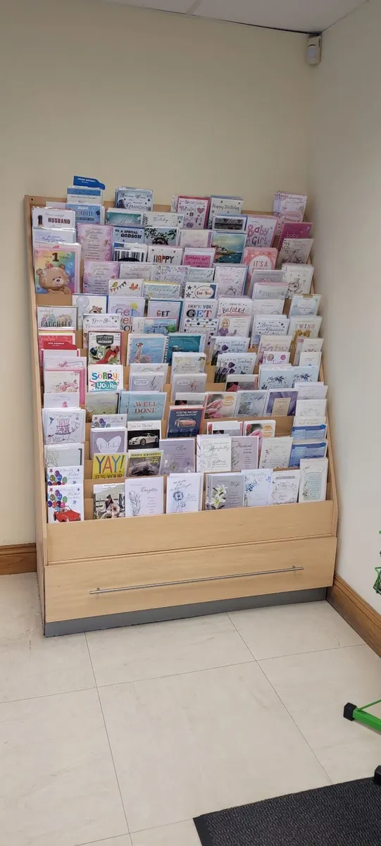 Gift cards and stands - Image 1