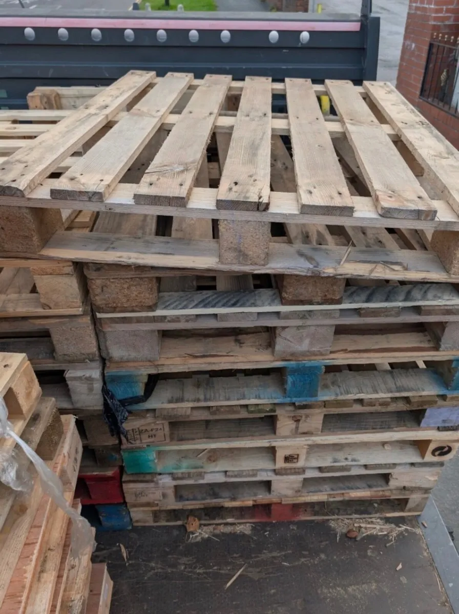 PALLETS