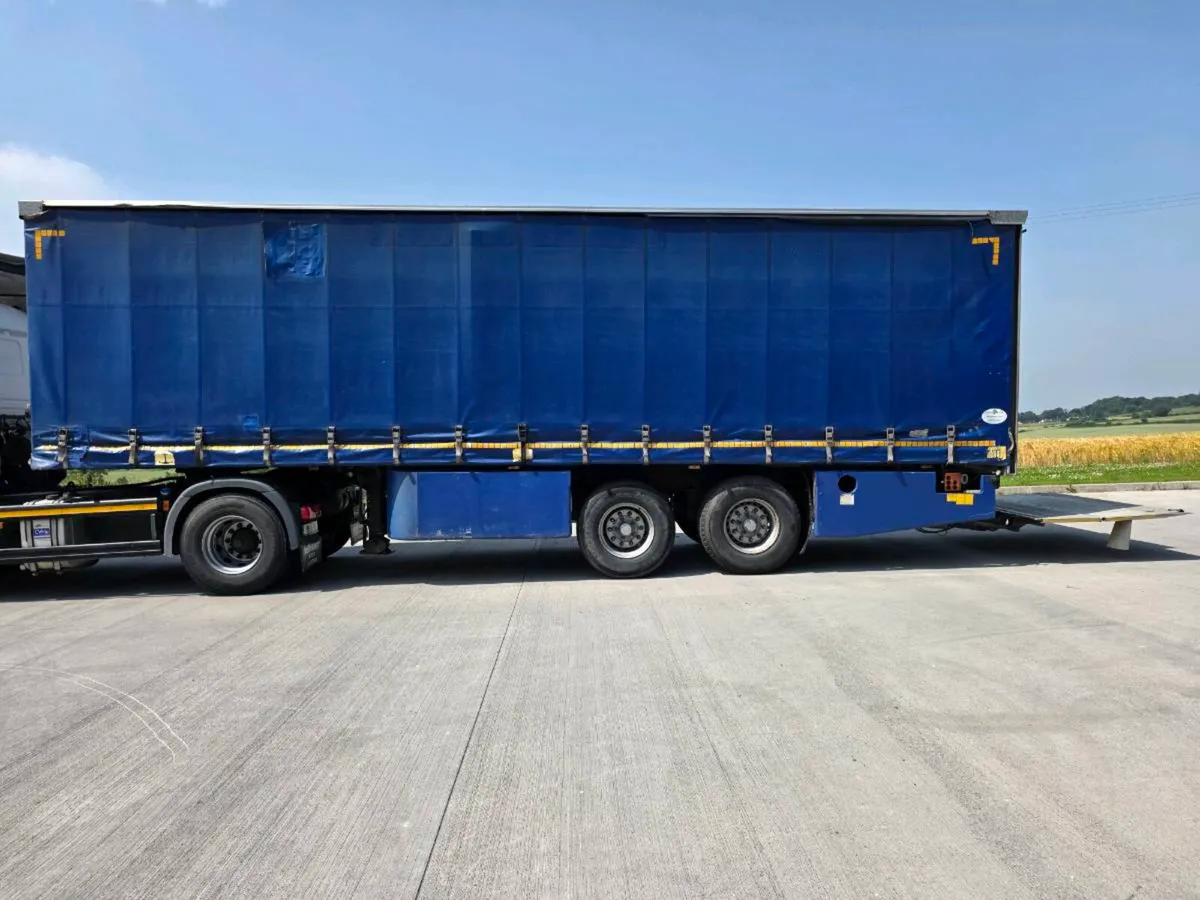 30' David Lawrence Curtainsider - Image 1