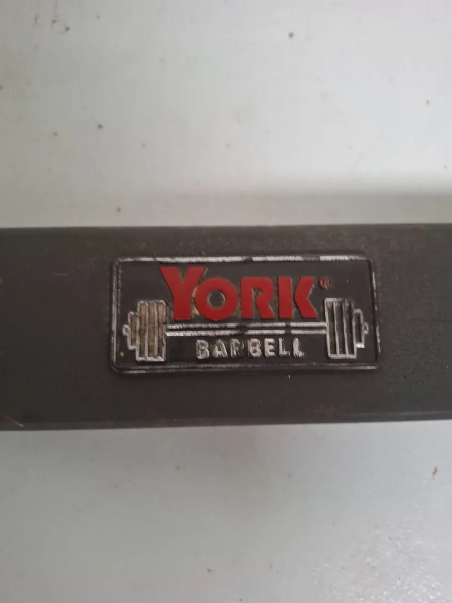 140kg Olympic weight set with squat rack and bench - Image 3