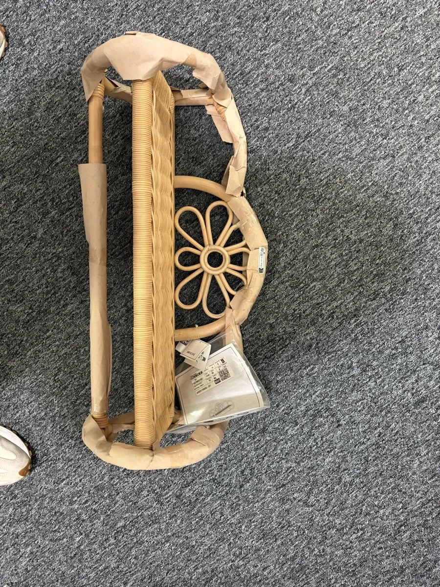 Children’s rattan shelf . - Image 2