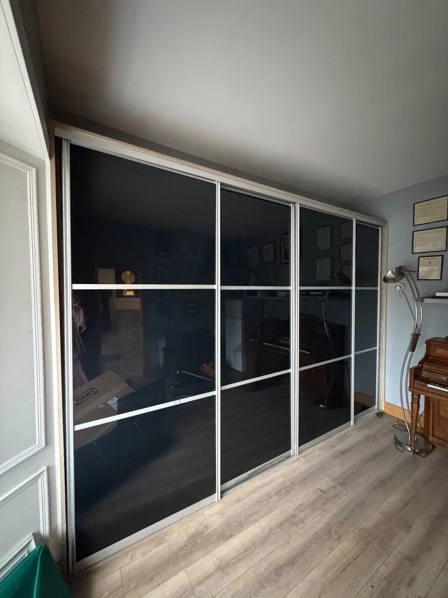 4 Black Gloss Sliding Wardrobe Doors – Excellent C - Image 1
