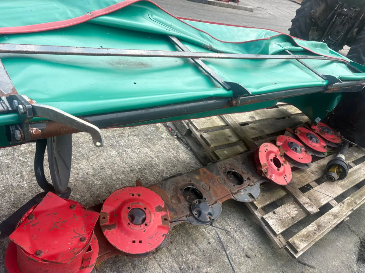BREAKING KVERNELAND 2632 MOWER - Image 3